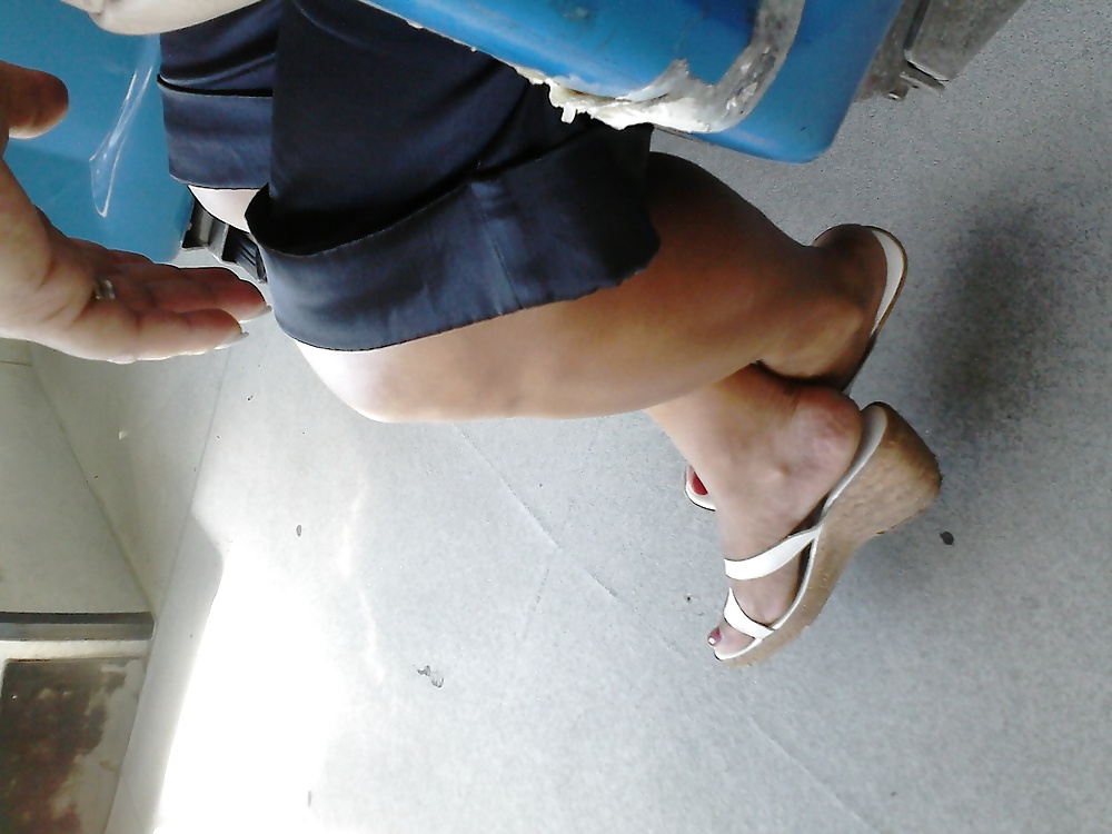 Feet in bus #22498086