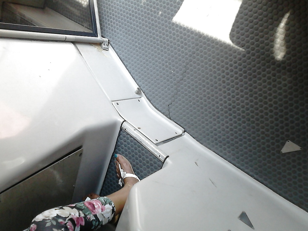 Füße In Bus #22498179