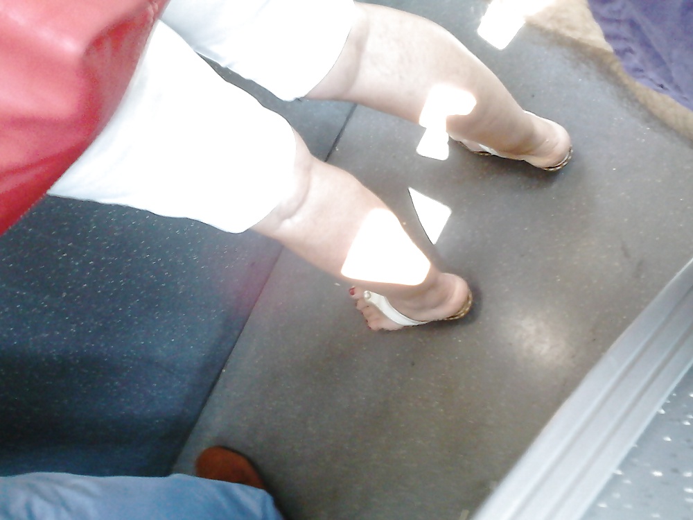 Füße In Bus #22498239