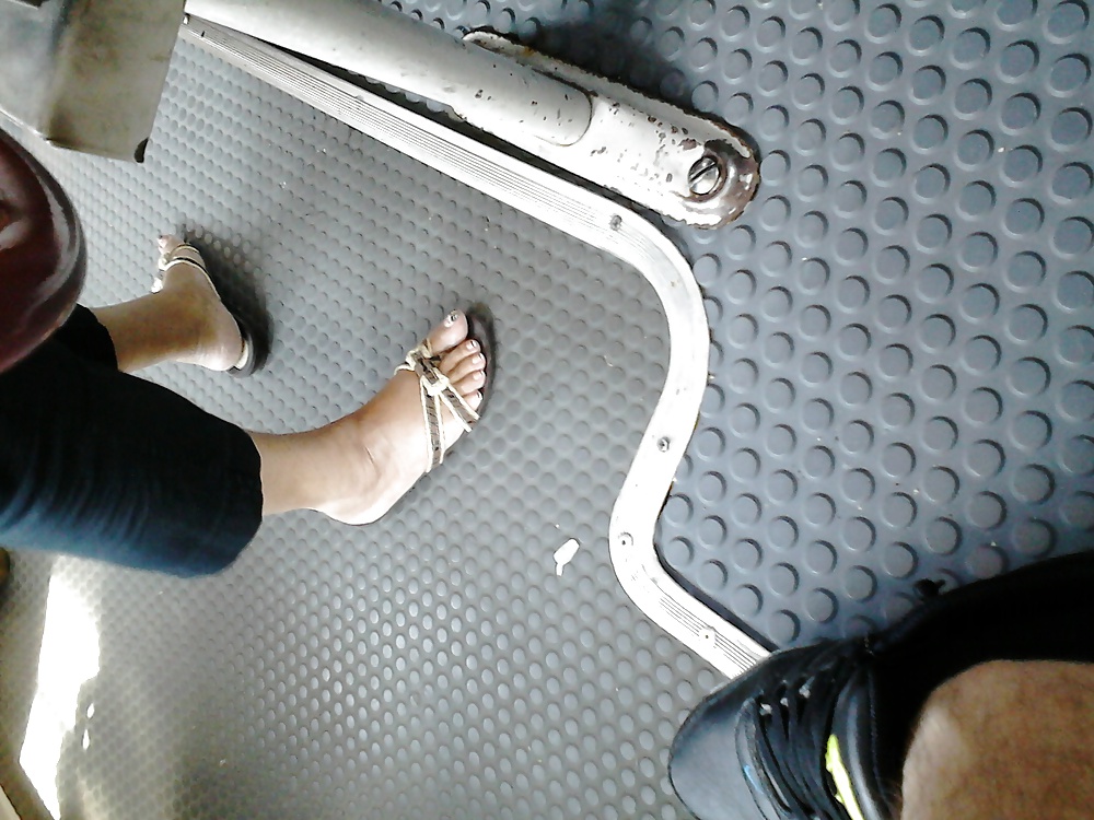 Füße In Bus #22498253