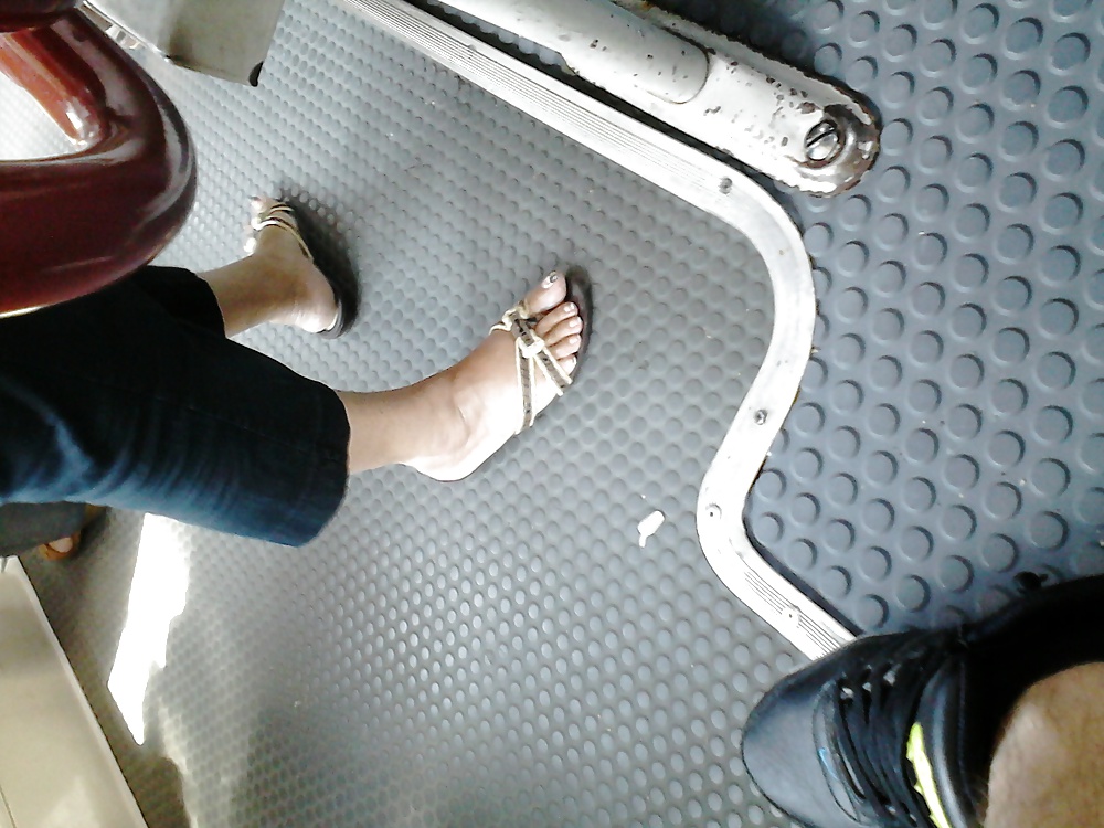 Füße In Bus #22498261