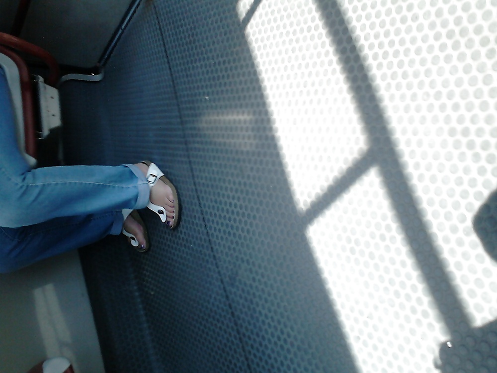 Füße In Bus #22498268