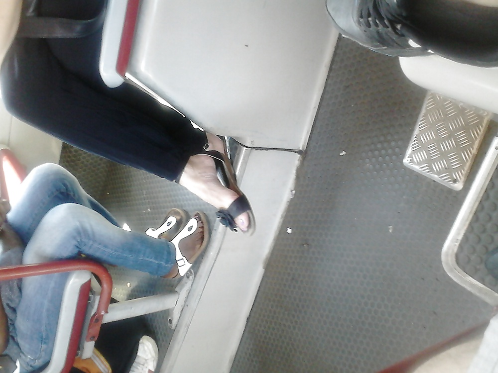 Füße In Bus #22498332