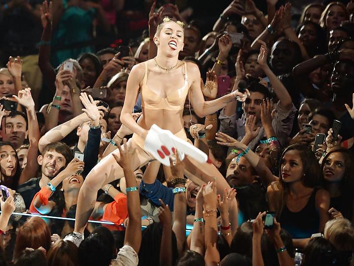 Miley Cyrus Stripper Posant à Vma Galerie 2013 1 #21540908