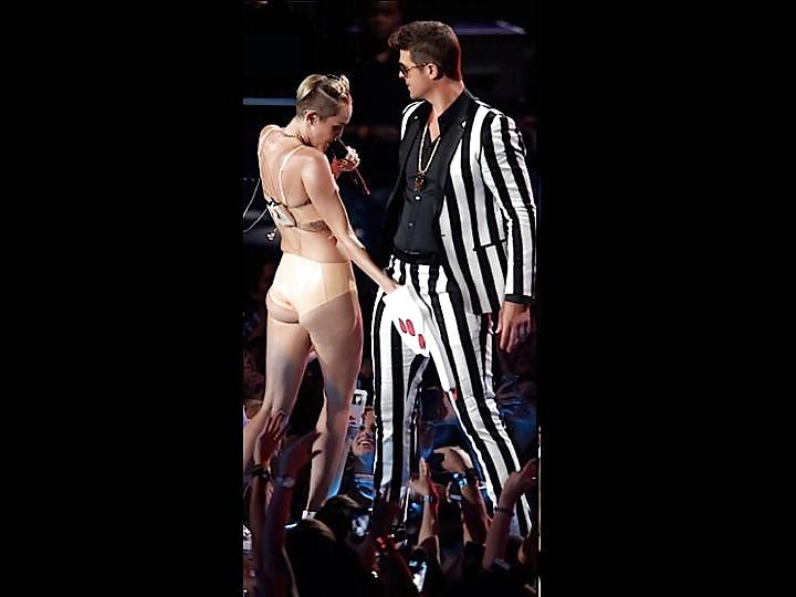 Miley Cyrus Stripper Posant à Vma Galerie 2013 1 #21540994