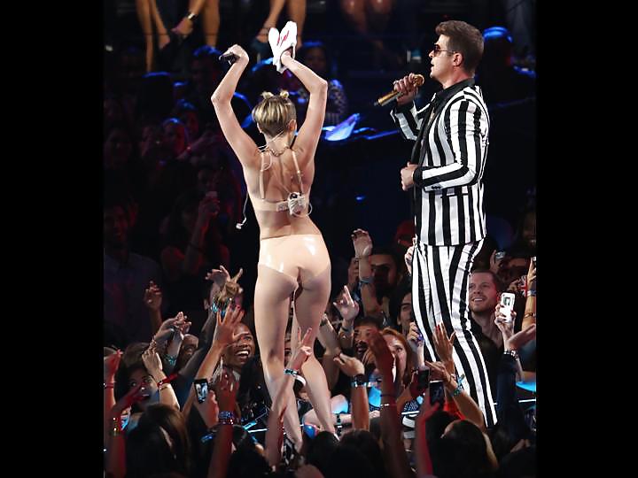 Miley Cyrus Stripper Bei VMA 2013 Galerie Posiert 1 #21541230