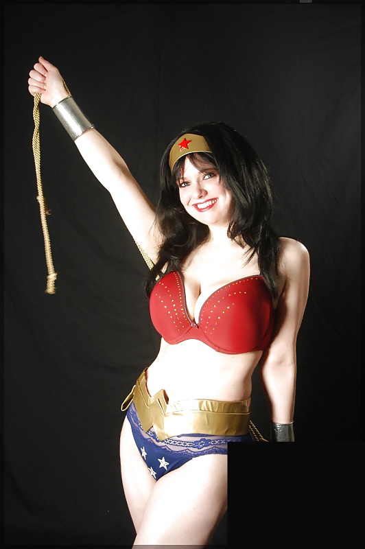 Cosplay wonder woman #19000428