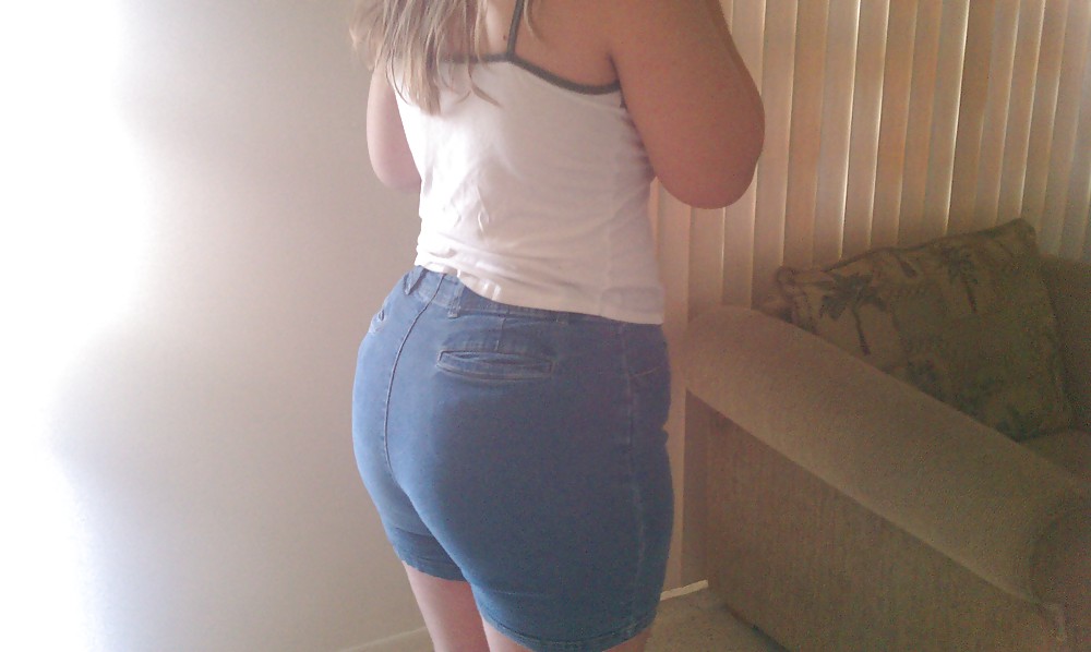 Wifeys big ass fitting in them old jeans again #6645583