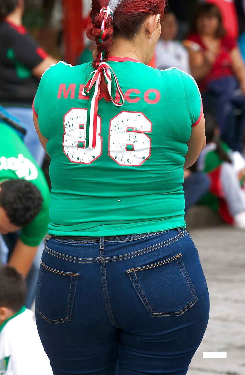 Candid mexican MASSIVE ASS mom jeans NONPORN #21686799