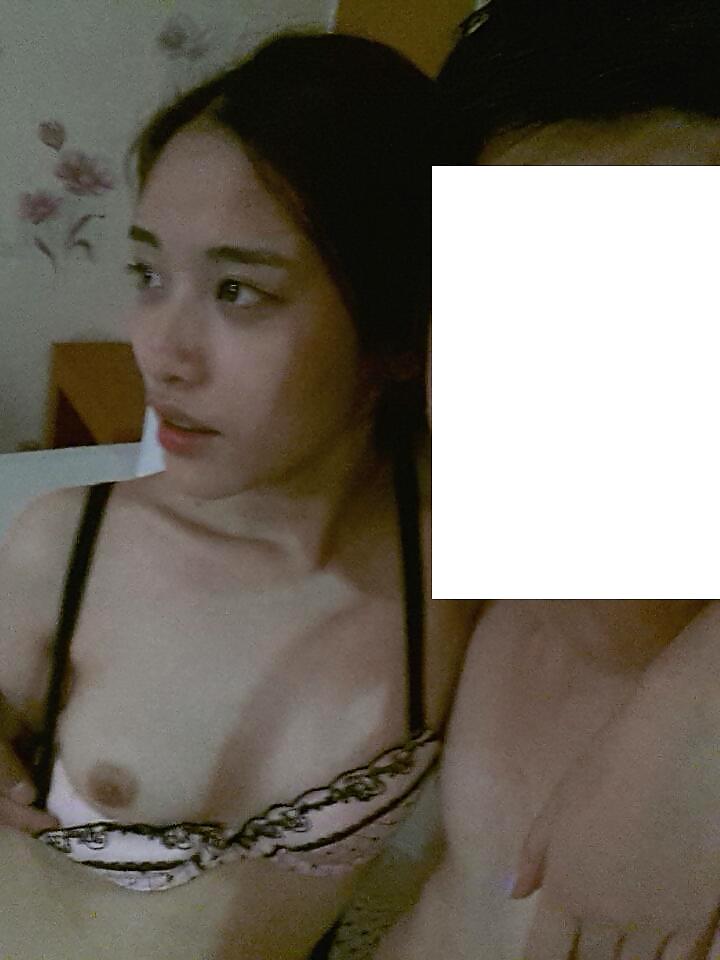 Coreana ex fidanzata in bikini topless
 #18553369