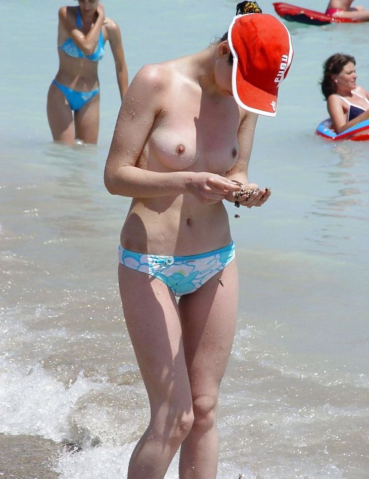 Topless Beach Amateur Girls #12256081