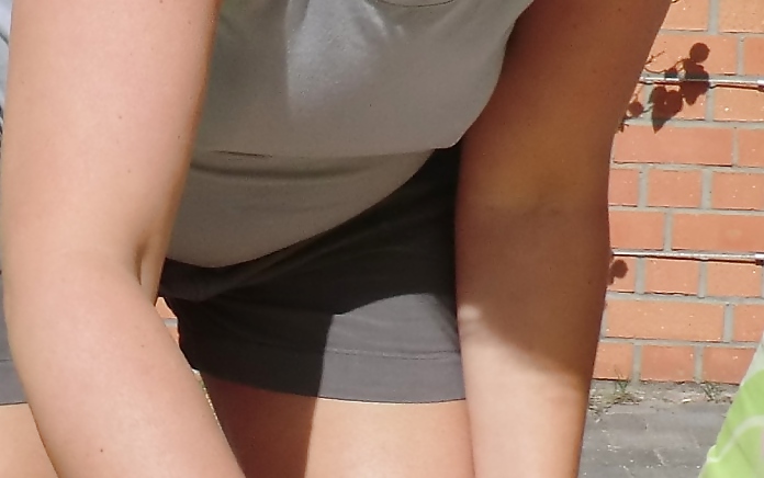 Ma femme qui pointe
 #19762235