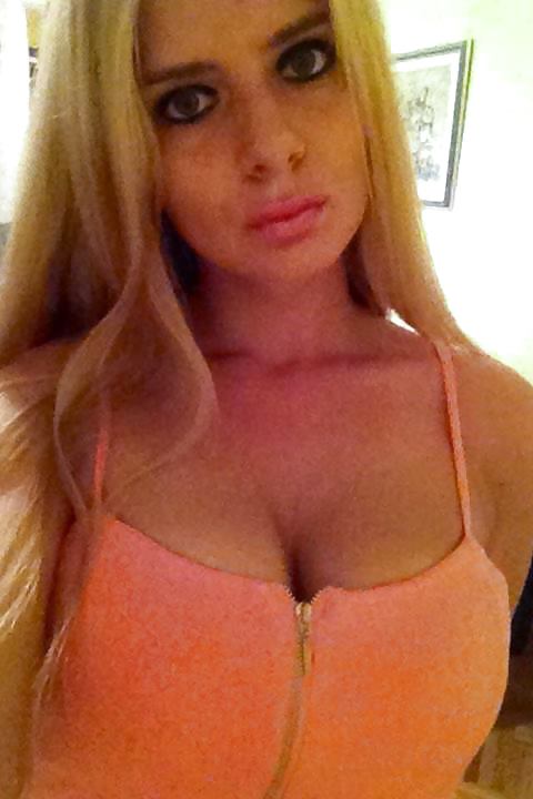TEEN BABES FROM FACEBOOK . COMMENT THEM DIRTY