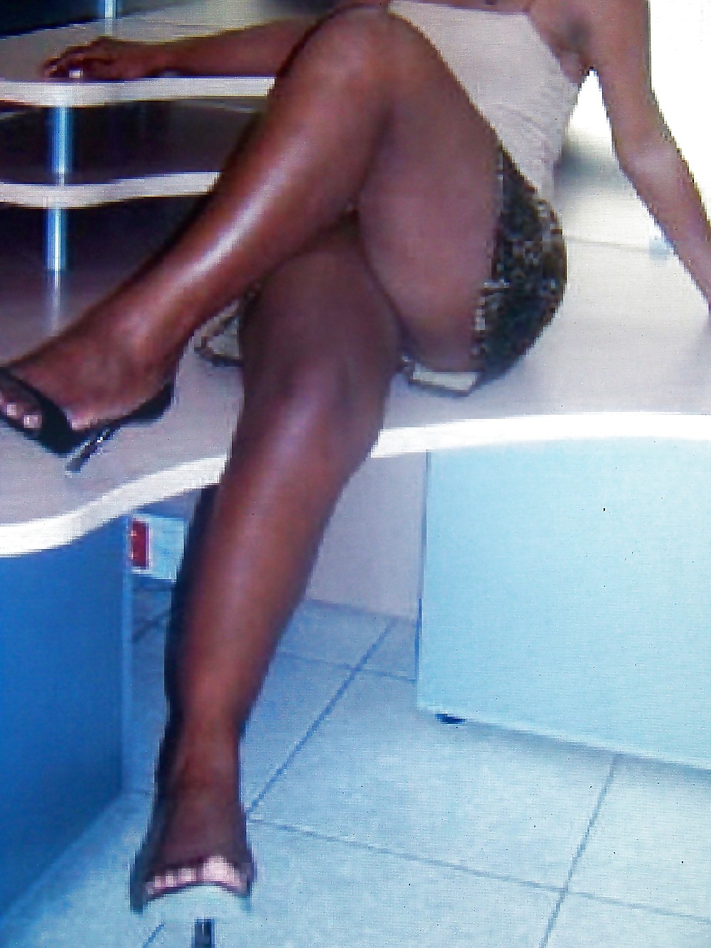 French Black Ebony Metisses blackettes talons jambes #8112629