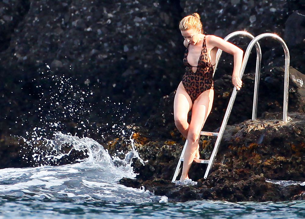 Kylie Minogue hot ass in swimsuit #21766695