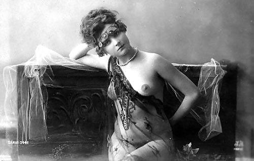 Vintage Erotic Photo Art 13 - Nude Model 9 c. 1900 #14148311