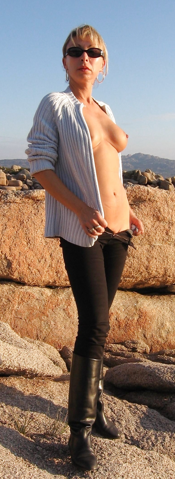 MATURE HOT BODY BLONDE #8294691