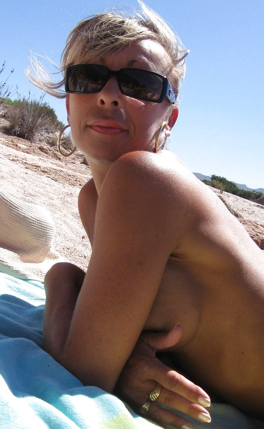 MATURE HOT BODY BLONDE #8294801