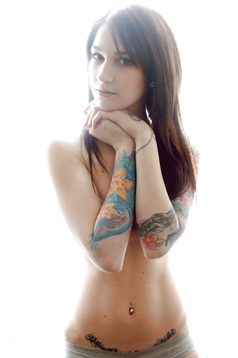 MORE, MORE, tattooed chick hotnesssssssss!!!!!! #6089852