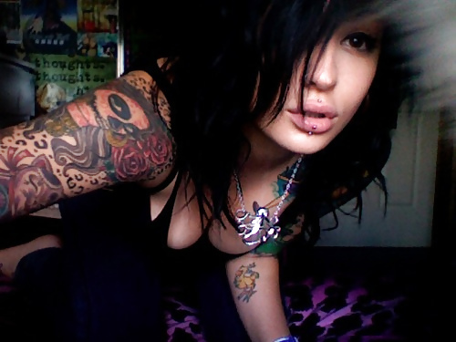 MORE, MORE, tattooed chick hotnesssssssss!!!!!! #6090103