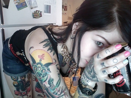 MORE, MORE, tattooed chick hotnesssssssss!!!!!! #6090115