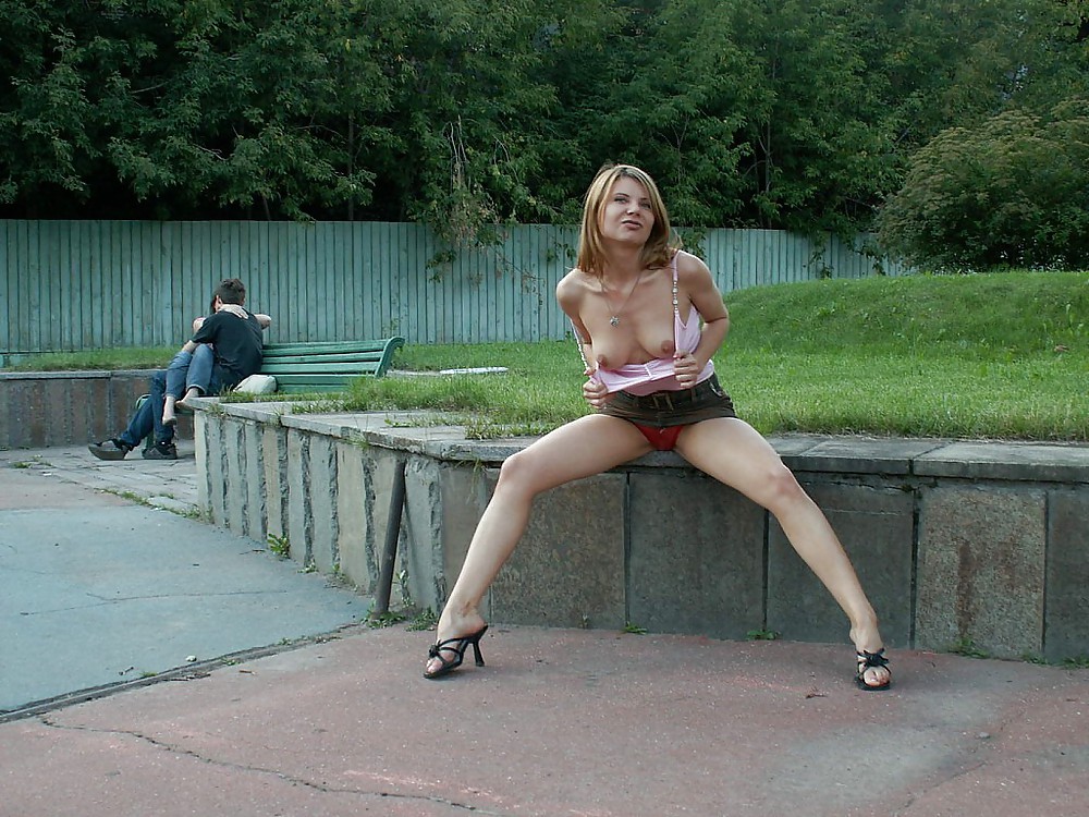 Newbie Babe Strips Exterior #9717063