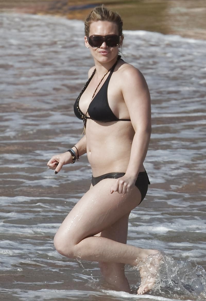 Kate hudson an hillary duff in bikini #8686639
