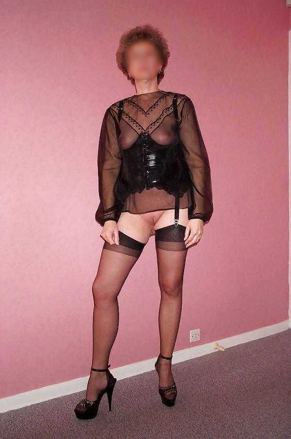 French amateur MILF in black FF-Nylons  #5385286