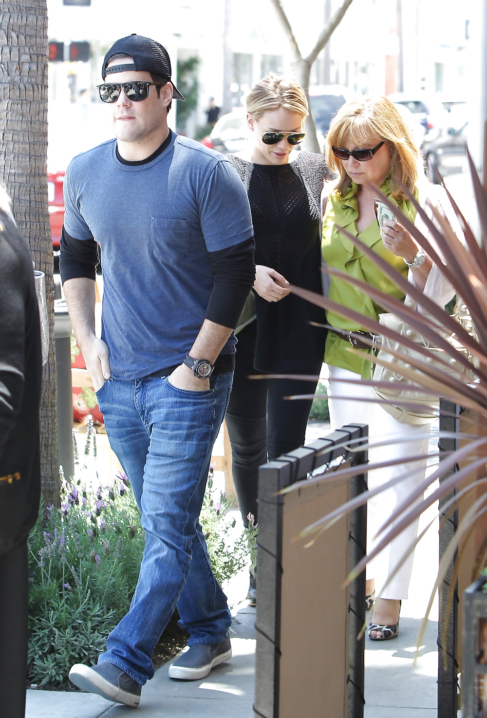 Hilary Duff Zum Mittagessen In Beverly Hills #5448896