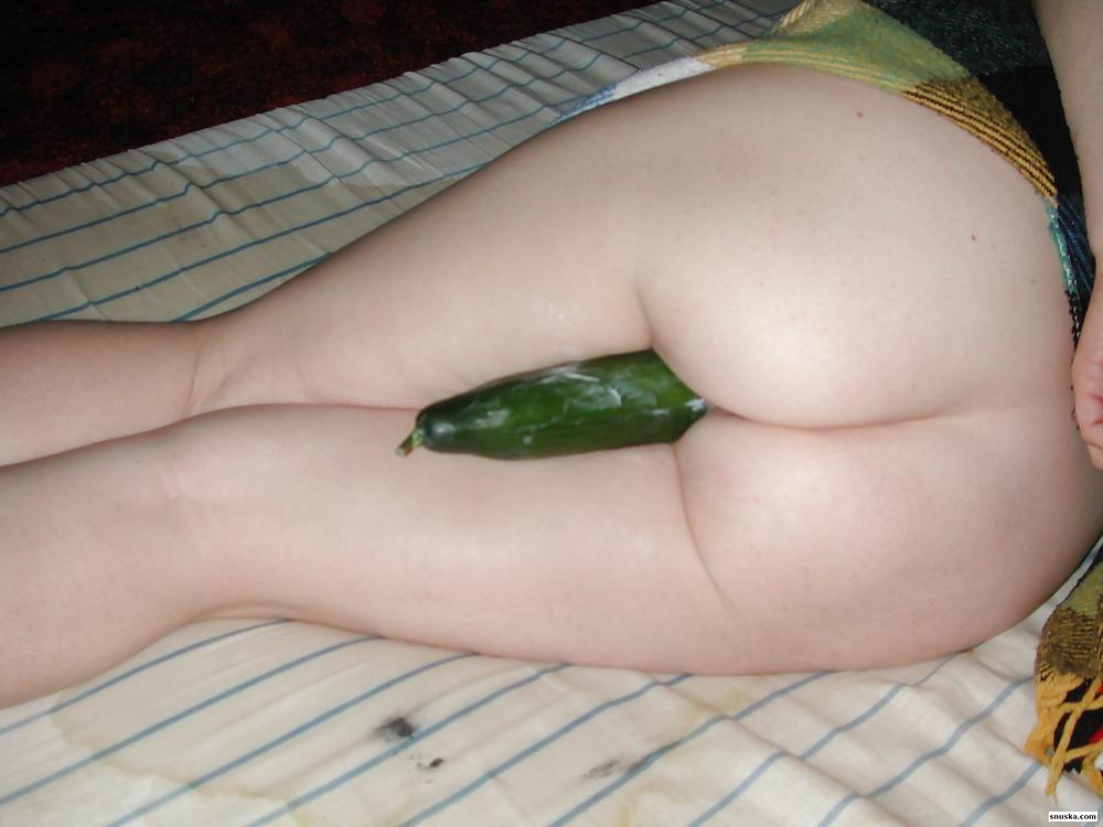 Women that likes to fill their holes with a cucumber #2777406