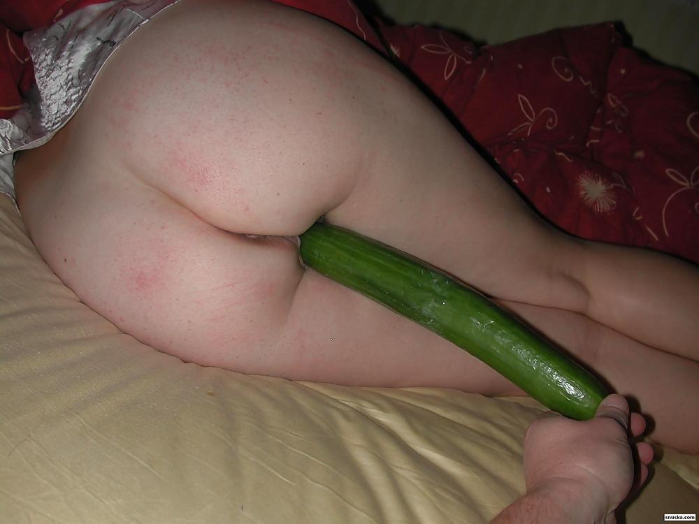 Women that likes to fill their holes with a cucumber #2777427