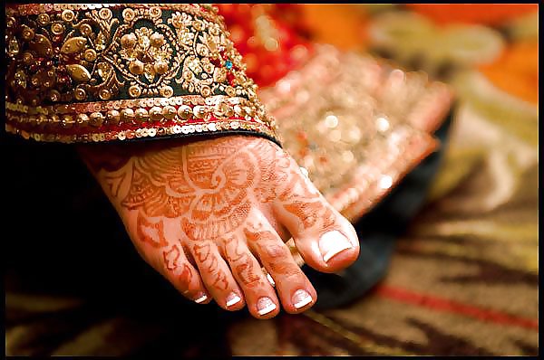 Indische Und Paki Füße Fersen Sandalen. Fb Und Web-Bilder #5593437