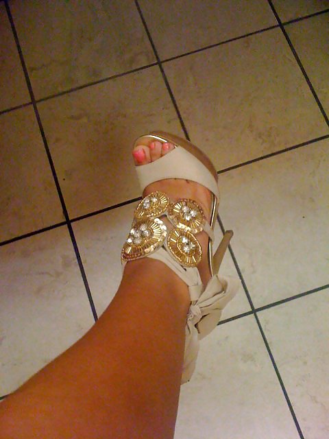 Indische Und Paki Füße Fersen Sandalen. Fb Und Web-Bilder #5593476