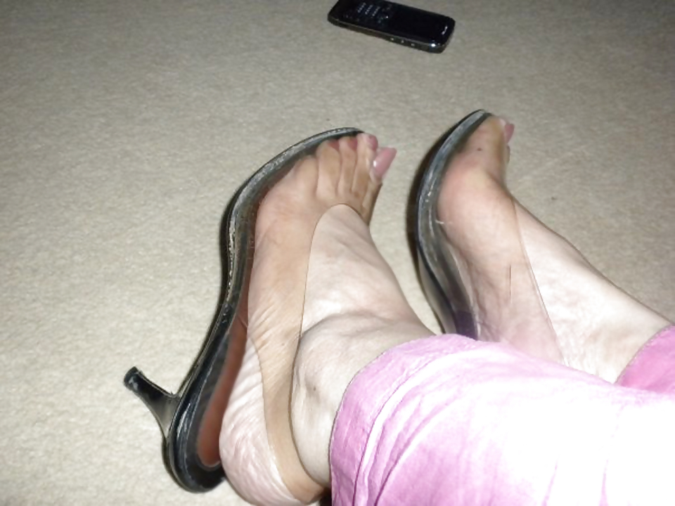 Indian and paki feet heels sandals. FB and web pics #5593497