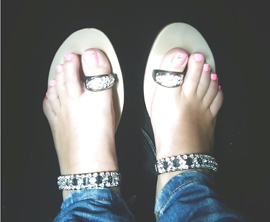 Indische Und Paki Füße Fersen Sandalen. Fb Und Web-Bilder #5593532
