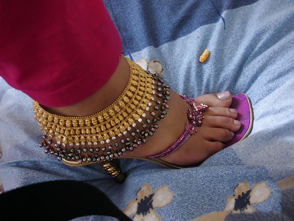 Indian and paki feet heels sandals. FB and web pics #5593567