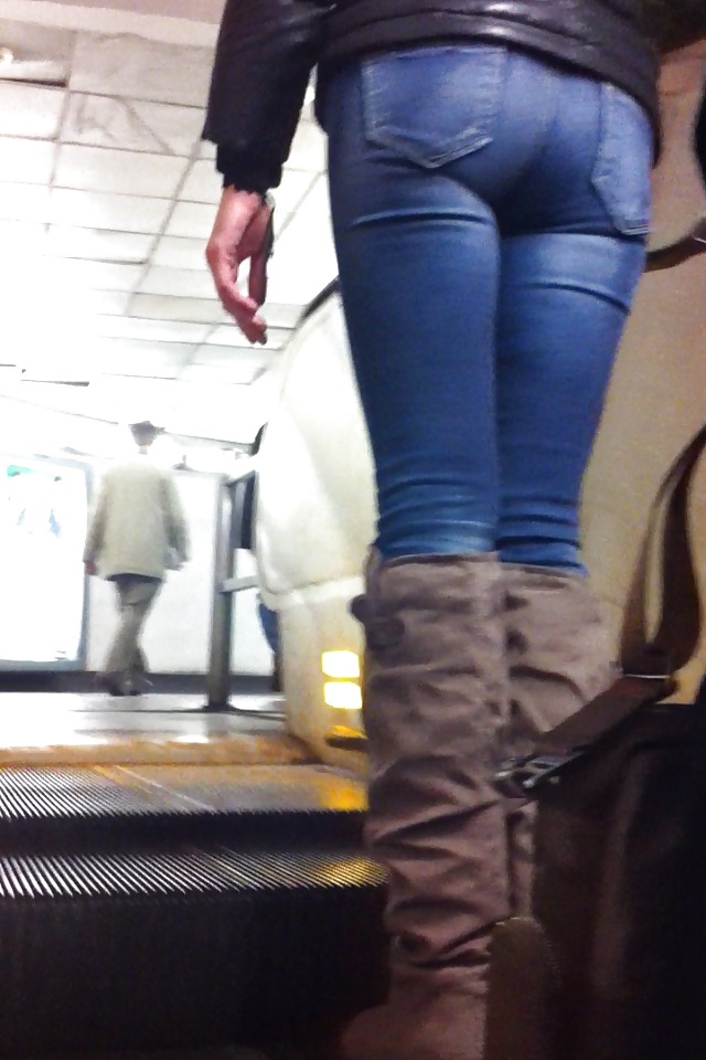 BEST ASSES IN SUBWAY (comment please) #14712526