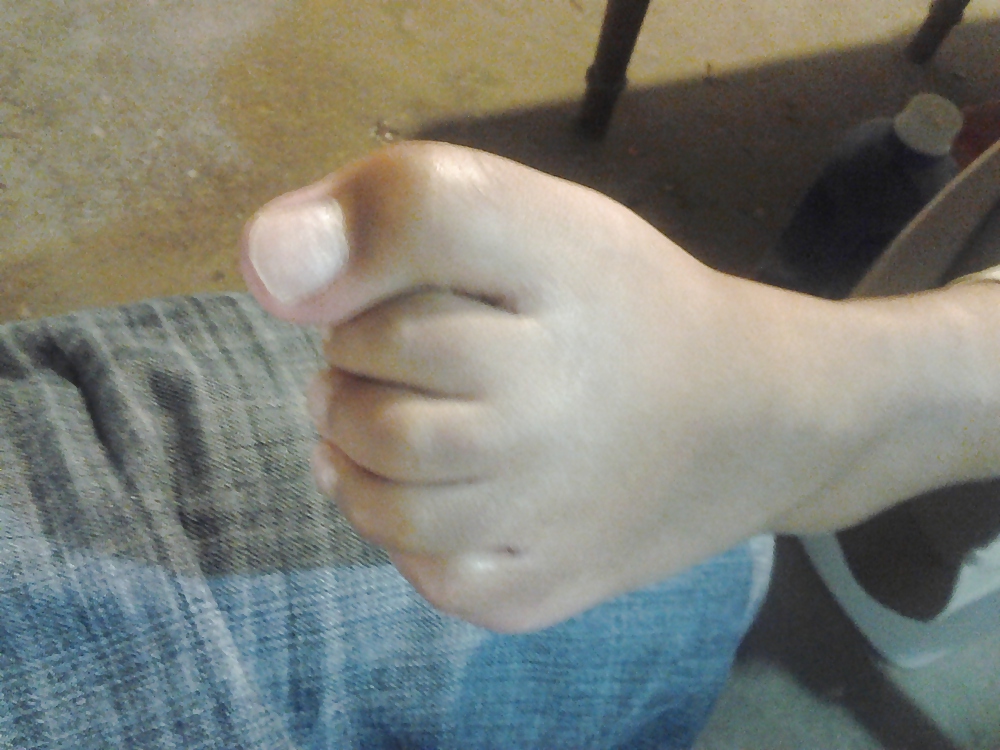 Her long toe
