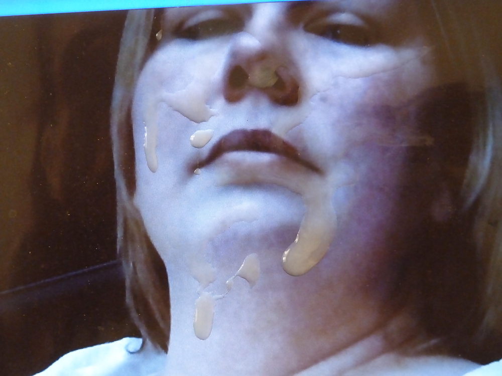 Le doy a btitspic un facial
 #18406155