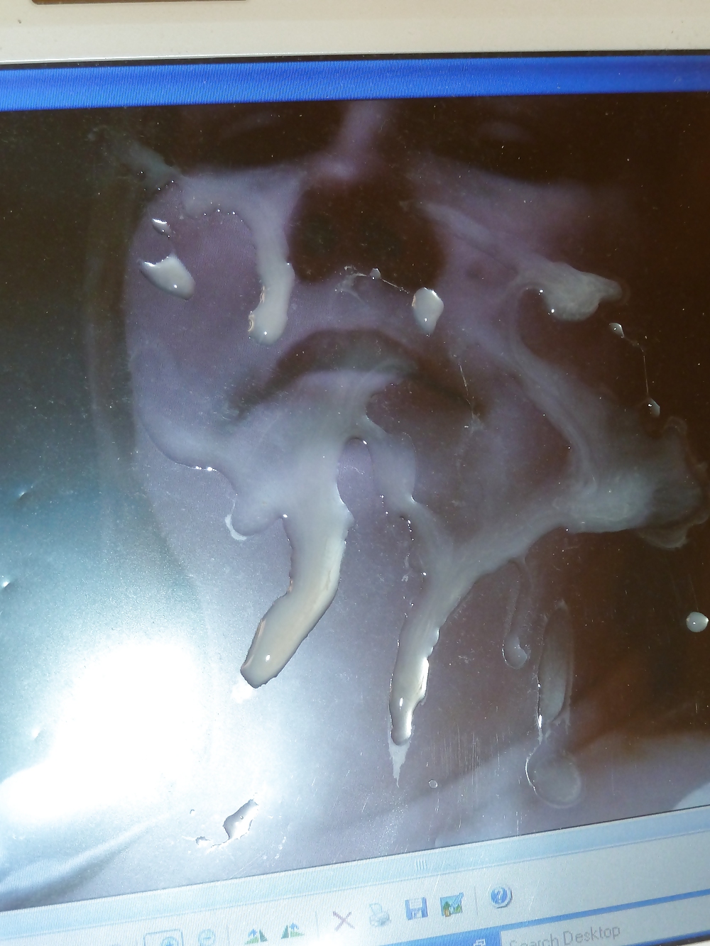 Le doy a btitspic un facial
 #18406205