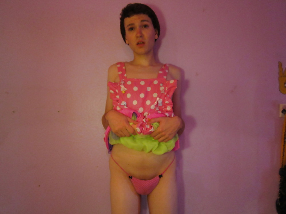 Pretty Sissy Dress (: Just a few pics