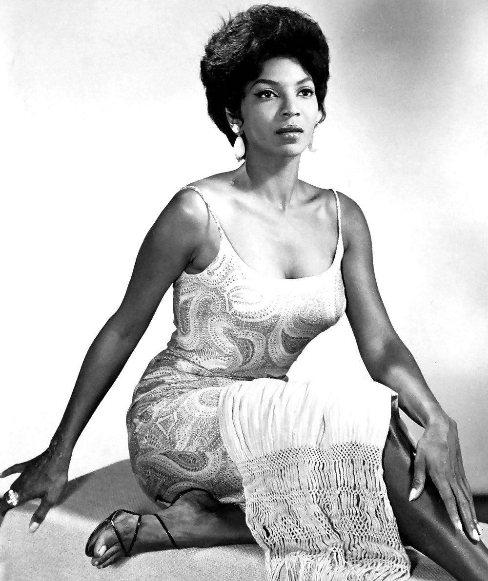 Lt. Uhura - Nichelle Nichols Nue - Cru #14941108