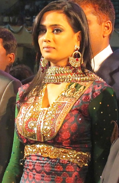 Sensacionales putas indias
 #14326319