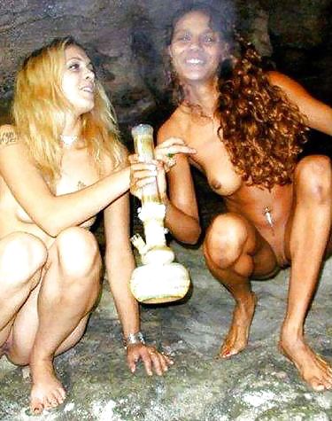 Amateur stoner chicas fumando bong
 #10777995