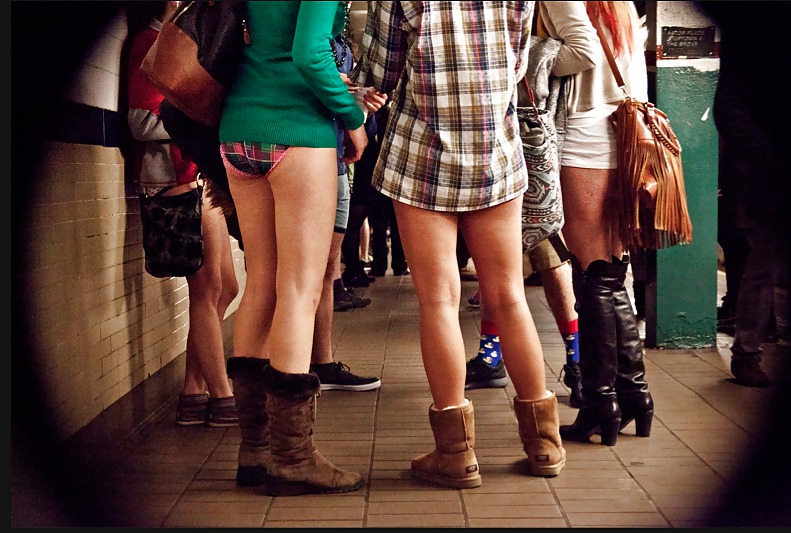 Nyc: sin pantalones viaje en metro 2013
 #15825896