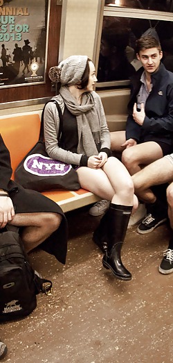 Nyc: sin pantalones viaje en metro 2013
 #15825901