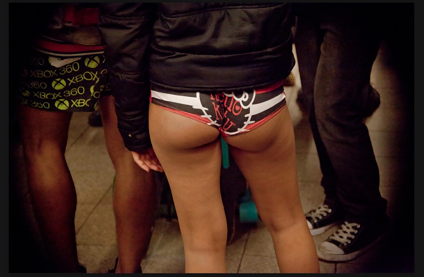 Nyc: sin pantalones viaje en metro 2013
 #15825908