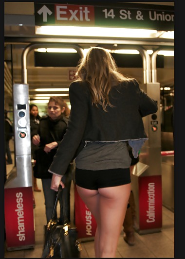 Nyc: sin pantalones viaje en metro 2013
 #15826028