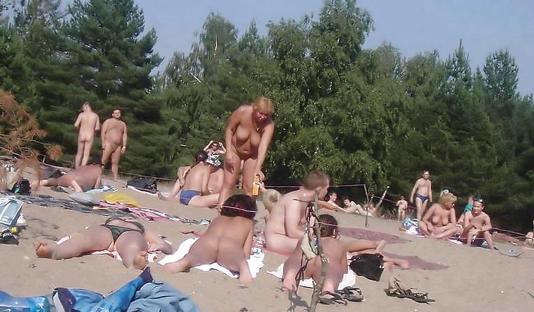 Più divertimento sulla spiaggia nuda
 #976657