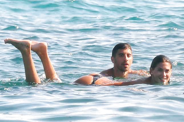 Melissa Satta bikini candids in Sardinia Italy arse shots #4798293